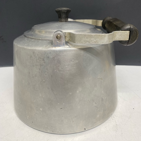 Aluminum Teapot by Miracle Maid Cookware - Picture 8 of 17